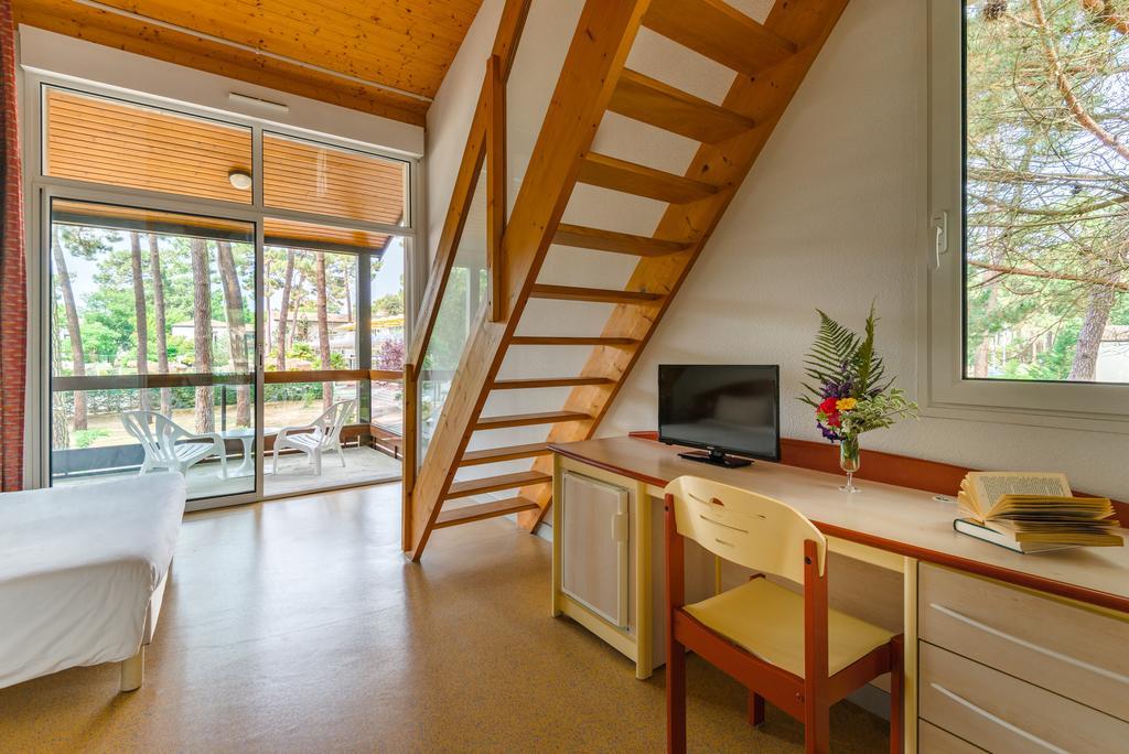 Hotel Azureva Ronce Les Bains Zewnętrze zdjęcie