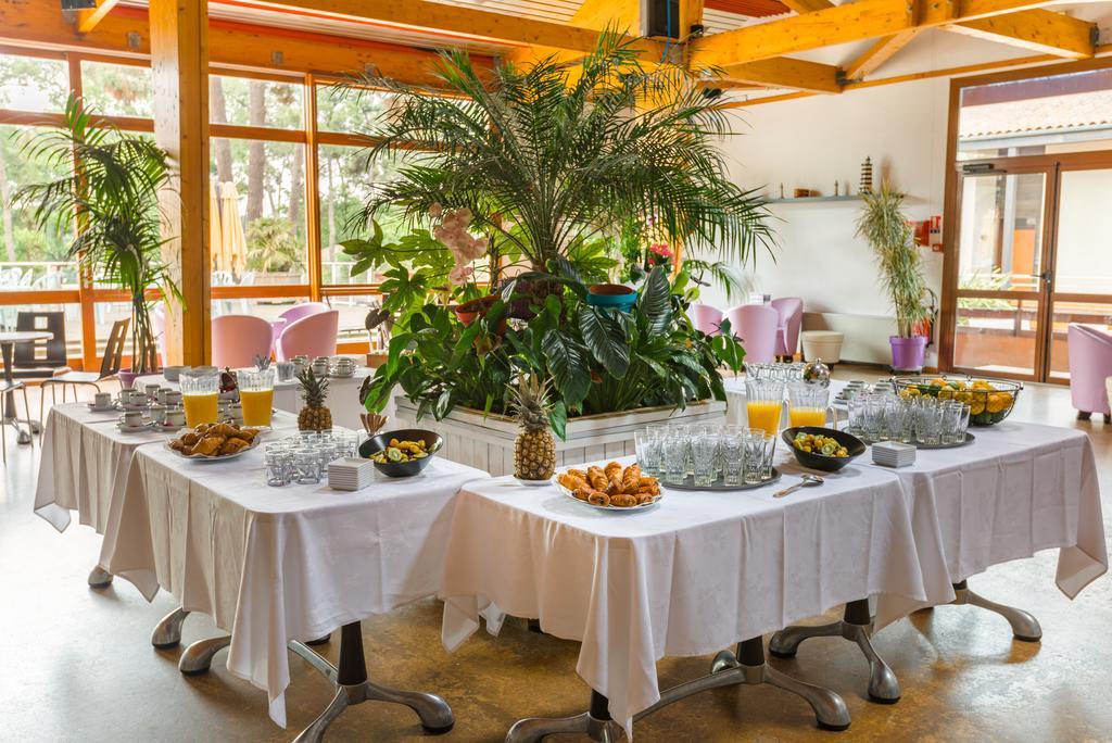 Hotel Azureva Ronce Les Bains Zewnętrze zdjęcie